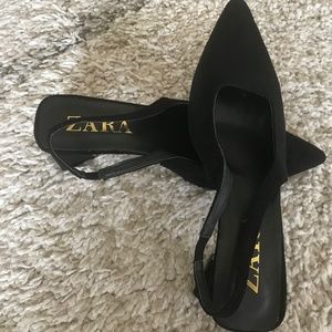 Black Zara sling back chunky heel